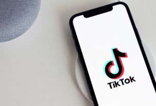 « Tu n’as pas honte ? » : une jeune femme défend un SDF victime d’un canular sur TikTok